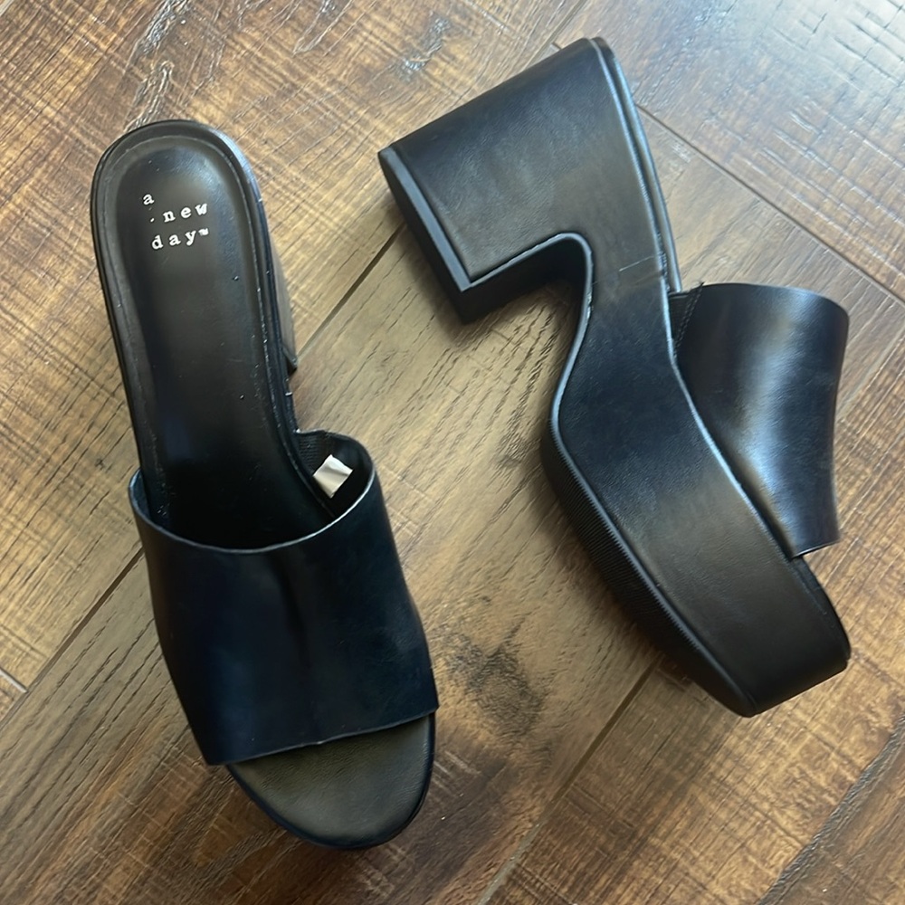 Ricky Platform Heels with Memory foam insole, Size 9.5